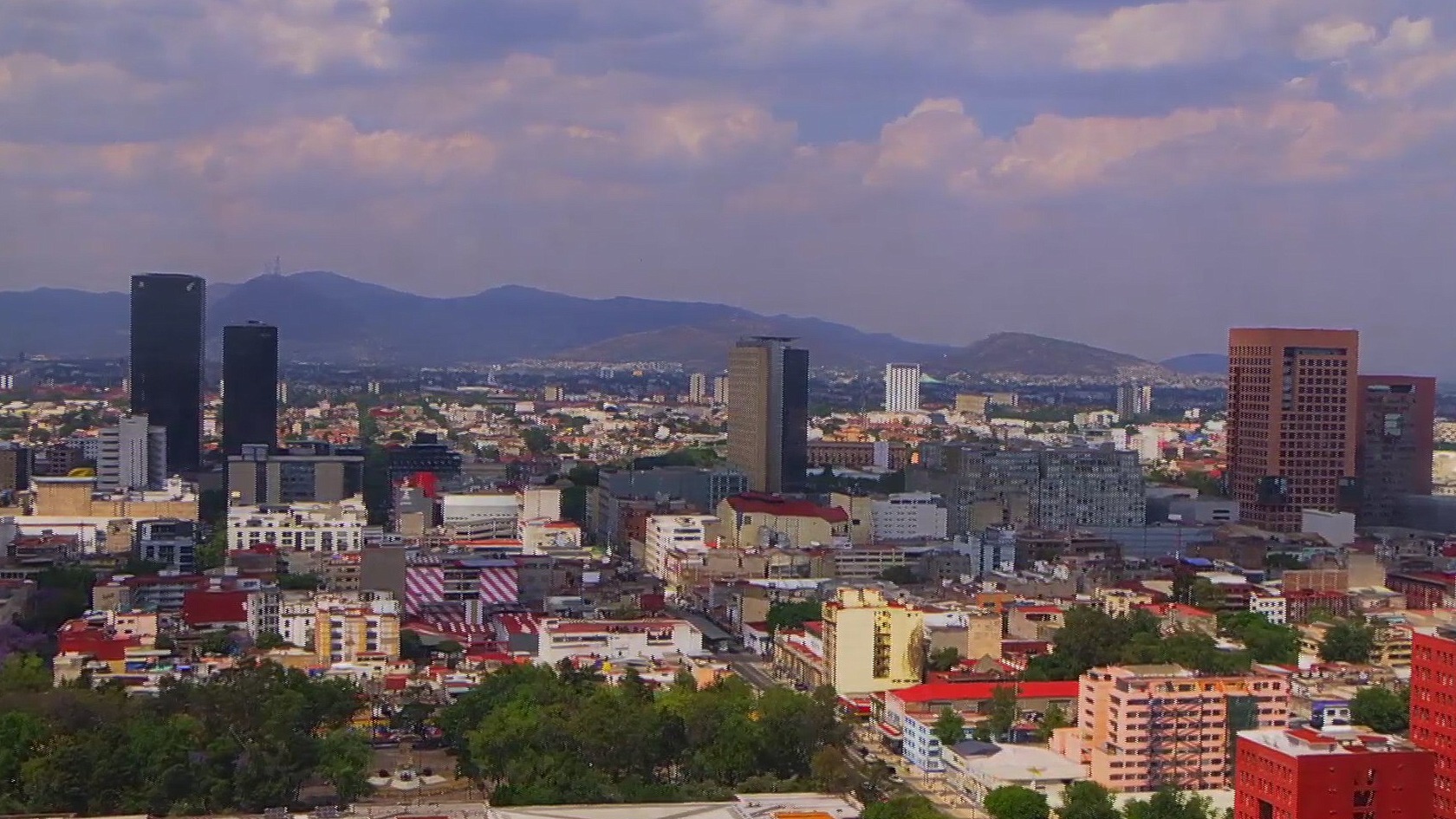 Alta radiación solar y calidad regular del aire se registran en el Valle de México
