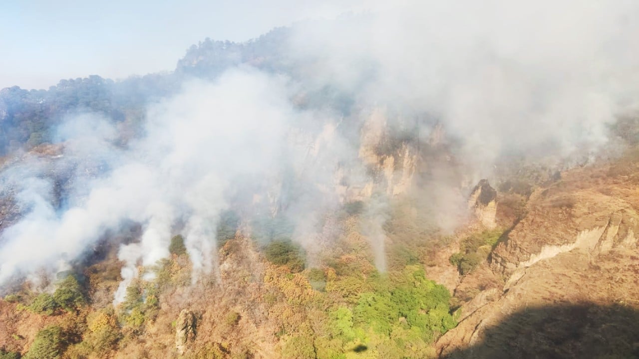 Hombre que prendió fuego en el Tepozteco quería 'ver el cerro encendido', narra guardabosque