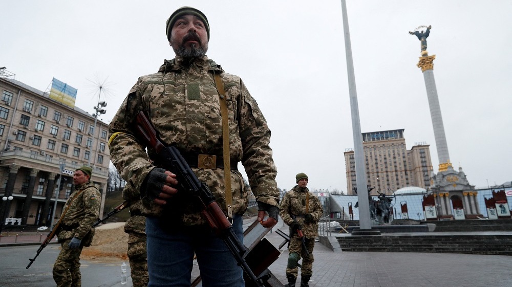 ucrania extiende ley marcial hasta el 25 de abril