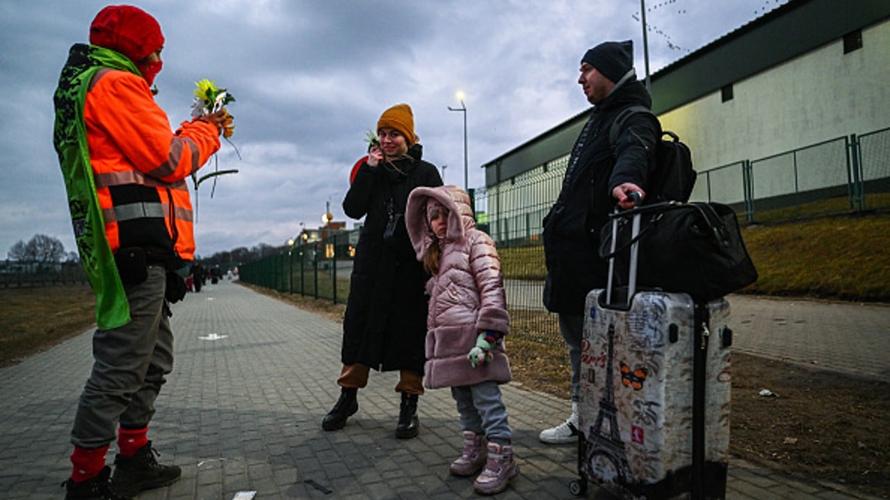 Miles de mujeres huyen de la guerra en Ucrania. Fuente: Getty Images