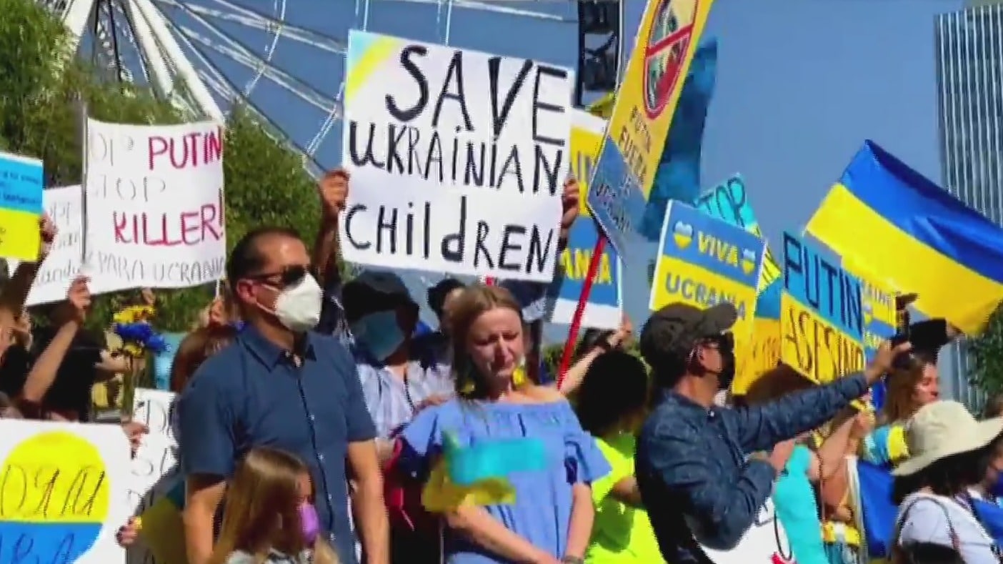 ucranianos protestan en puebla contra invasion rusa