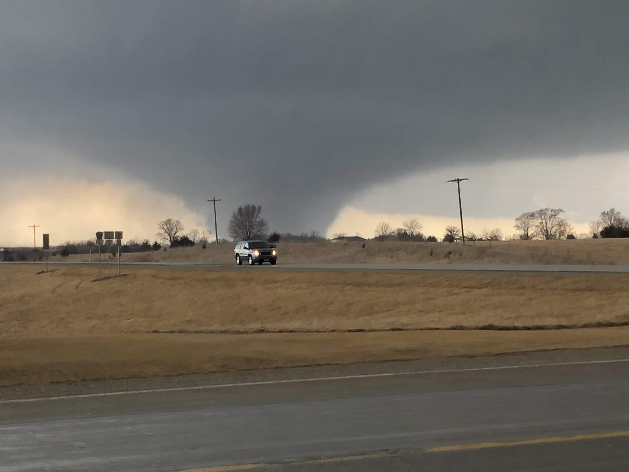 Un gran tornado deja seis muertos en el centro de Iowa