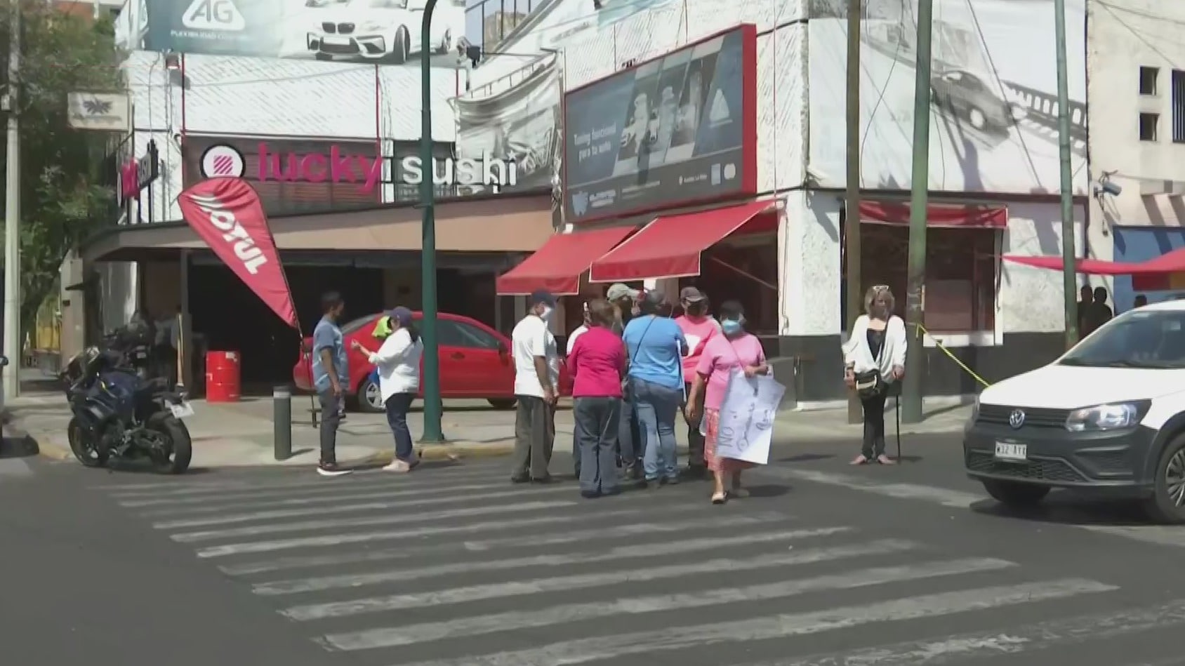 vecinos de la alcaldia iztacalco realizan bloqueo en plutarco elias calles