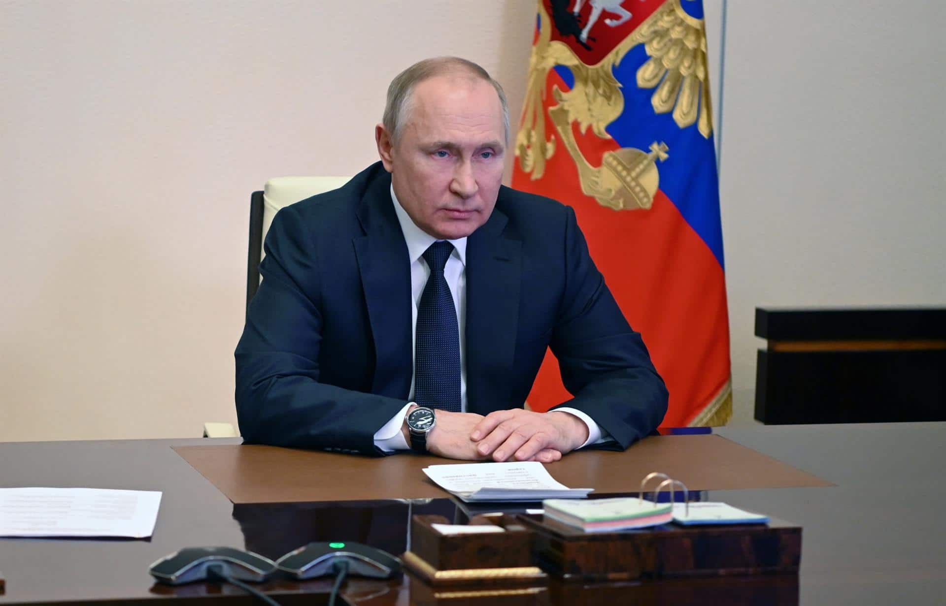 Putin exigirá a países 'inamistosos' que paguen el gas ruso en rublos