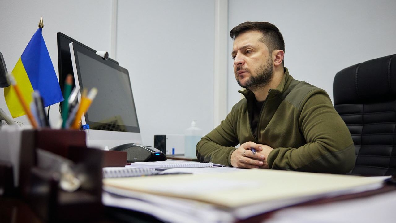 Zelenski denuncia ‘acumulación de tropas rusas’ en Donbás