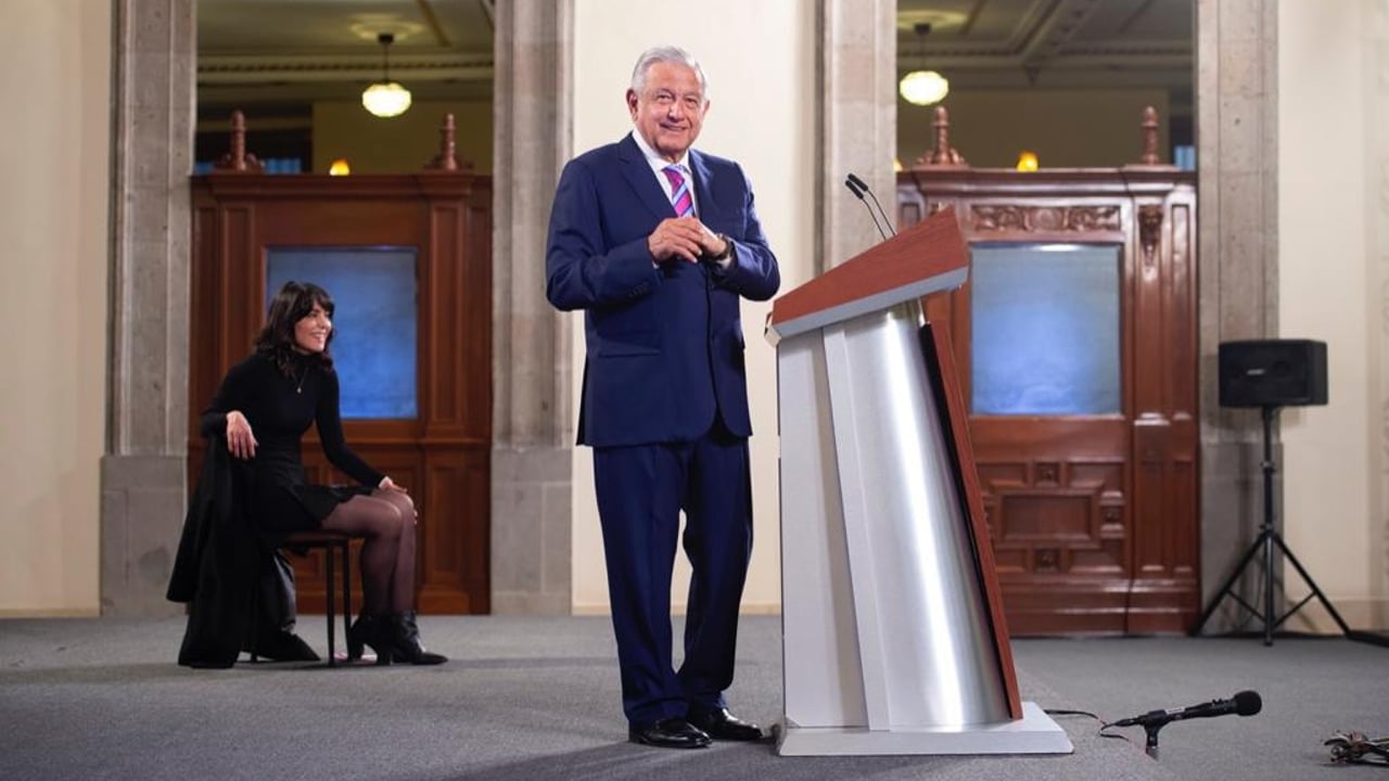 El presidente Andrés Manuel López Obrador (AMLO) pidió poner un canción de Silvio Rodríguez en la mañanera.