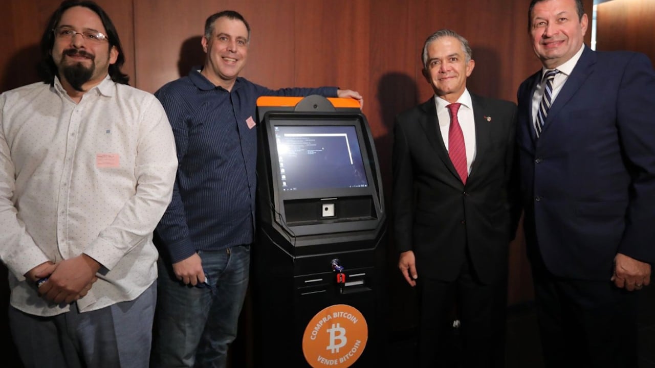 Instalan cajero automático de Bitcoin en el Senado (Twitter: @SenadoMexicano)