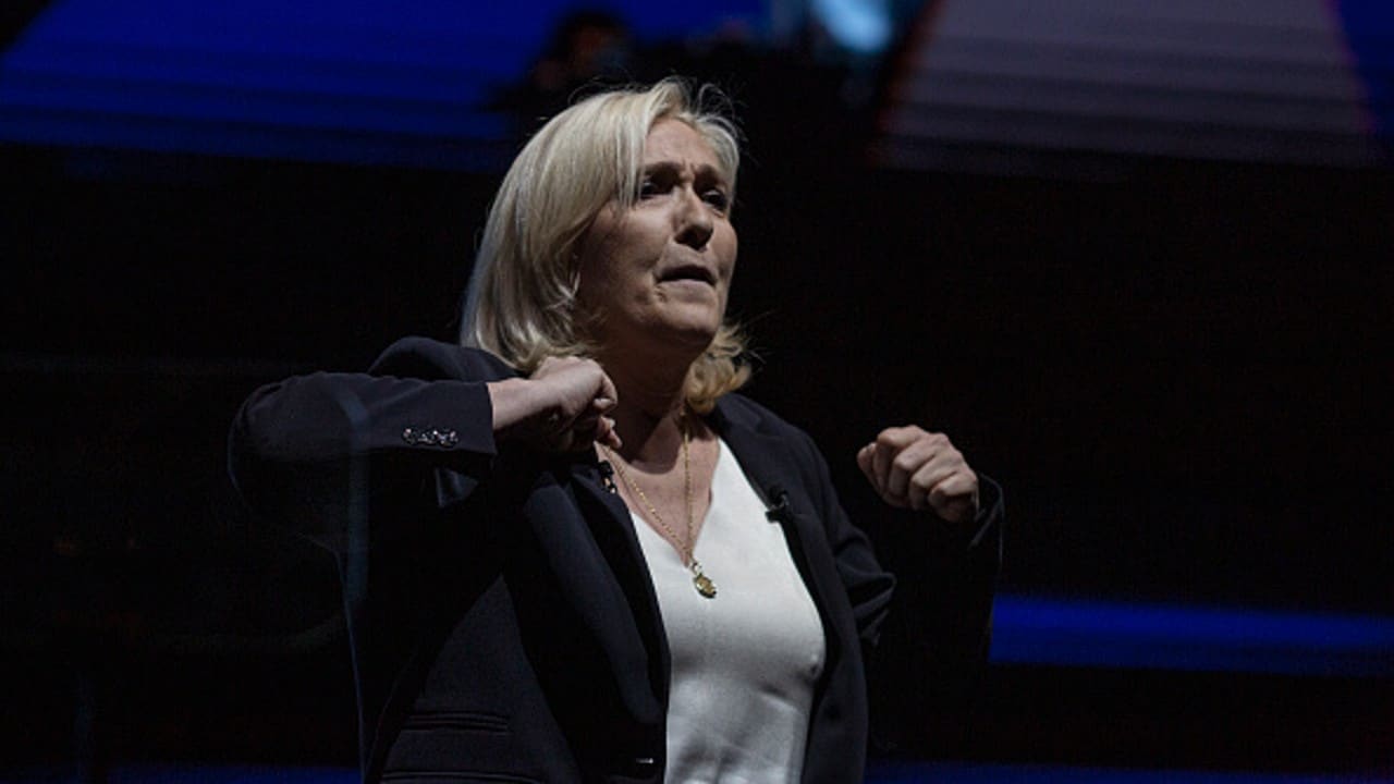 Candidatos derrotados en Francia piden frenar a Le Pen y apoyar a Macron en segunda vuelta.