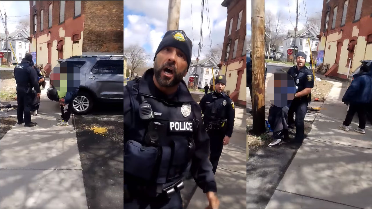 Captan a policías sometiendo a un niño en Syracuse