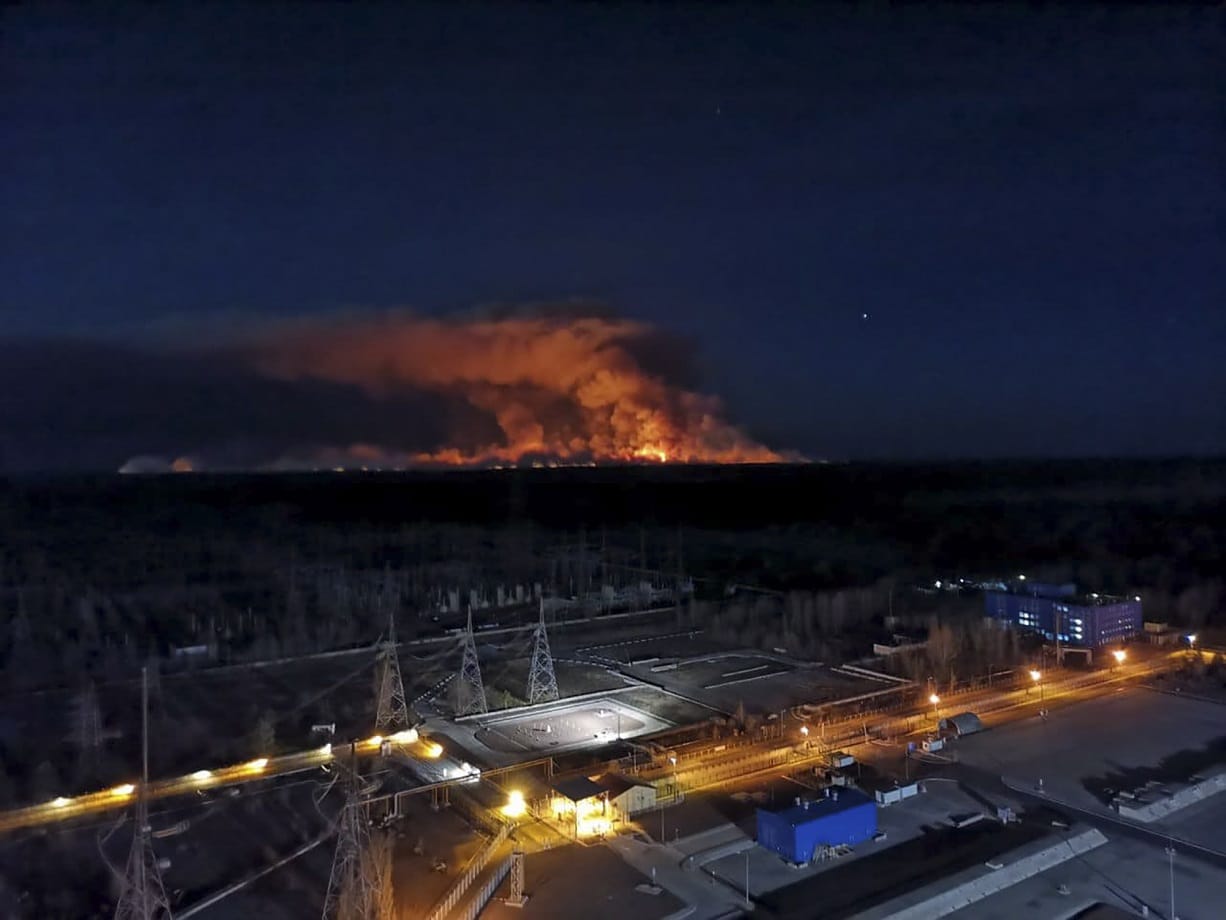 Ucrania denuncia robo y destrucción de equipos en Chernóbil