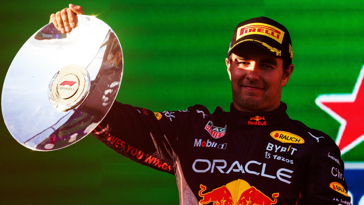 Checo Pérez sube al podio; termina segundo en el Gran Premio de Australia de la F1