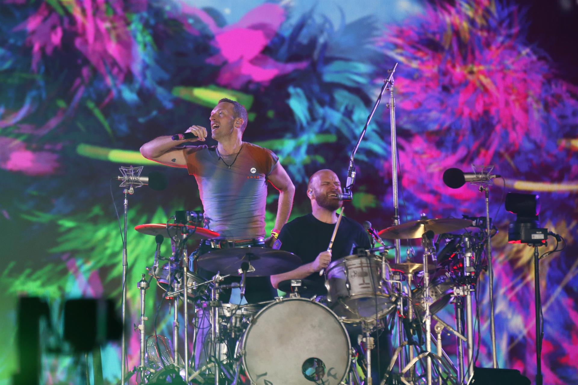 Coldplay sorprende con 'Amor Eterno', de Juan Gabriel, durante primer concierto en la CDMX. FOTO EFE