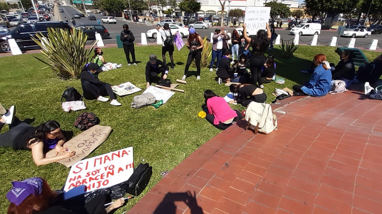 Colectivos feministas en Tijuana marchan y exigen justicia para Debanhi