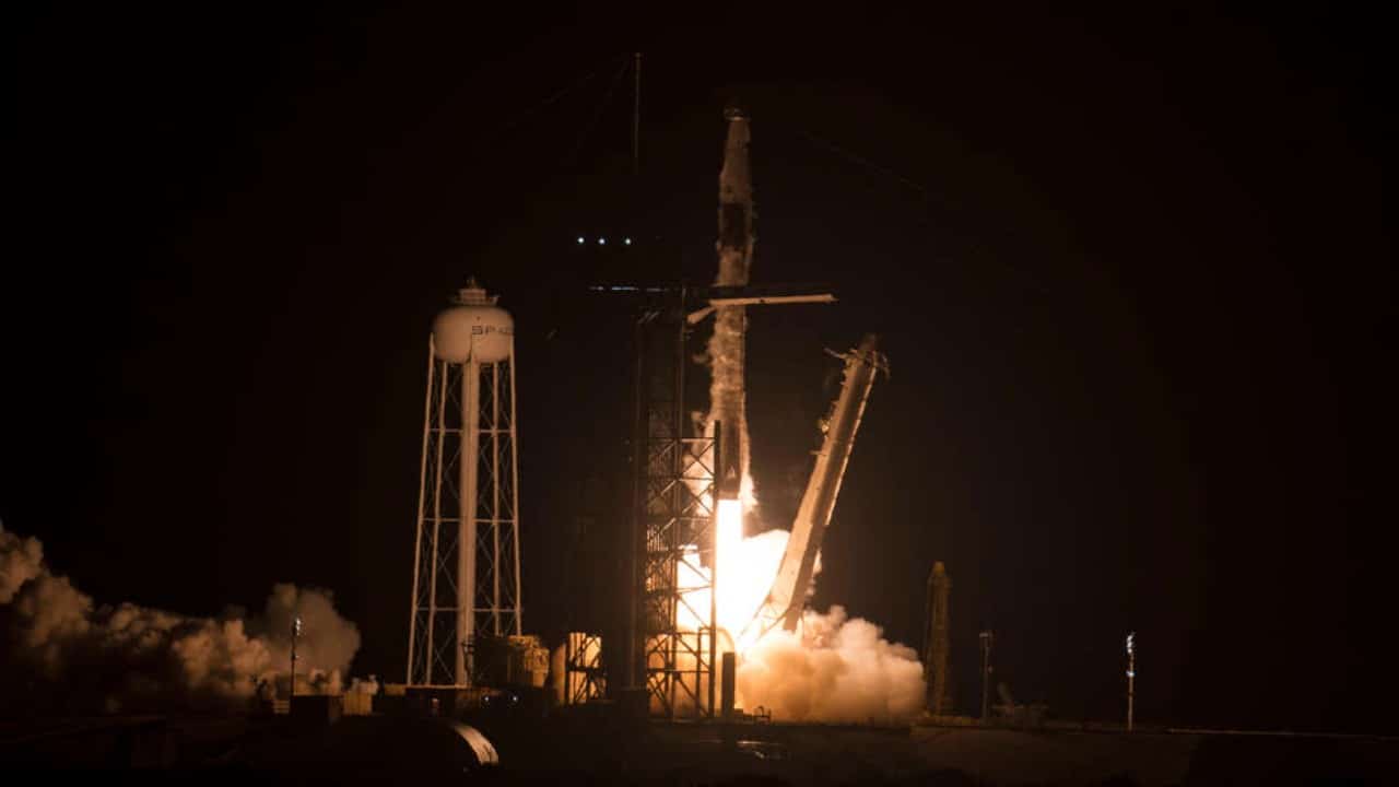 SpaceX lanza una nueva tripulación a la EEI para la NASA