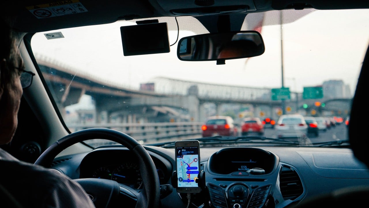 Chofer de taxi de app es viral por ser amable con pasajera
