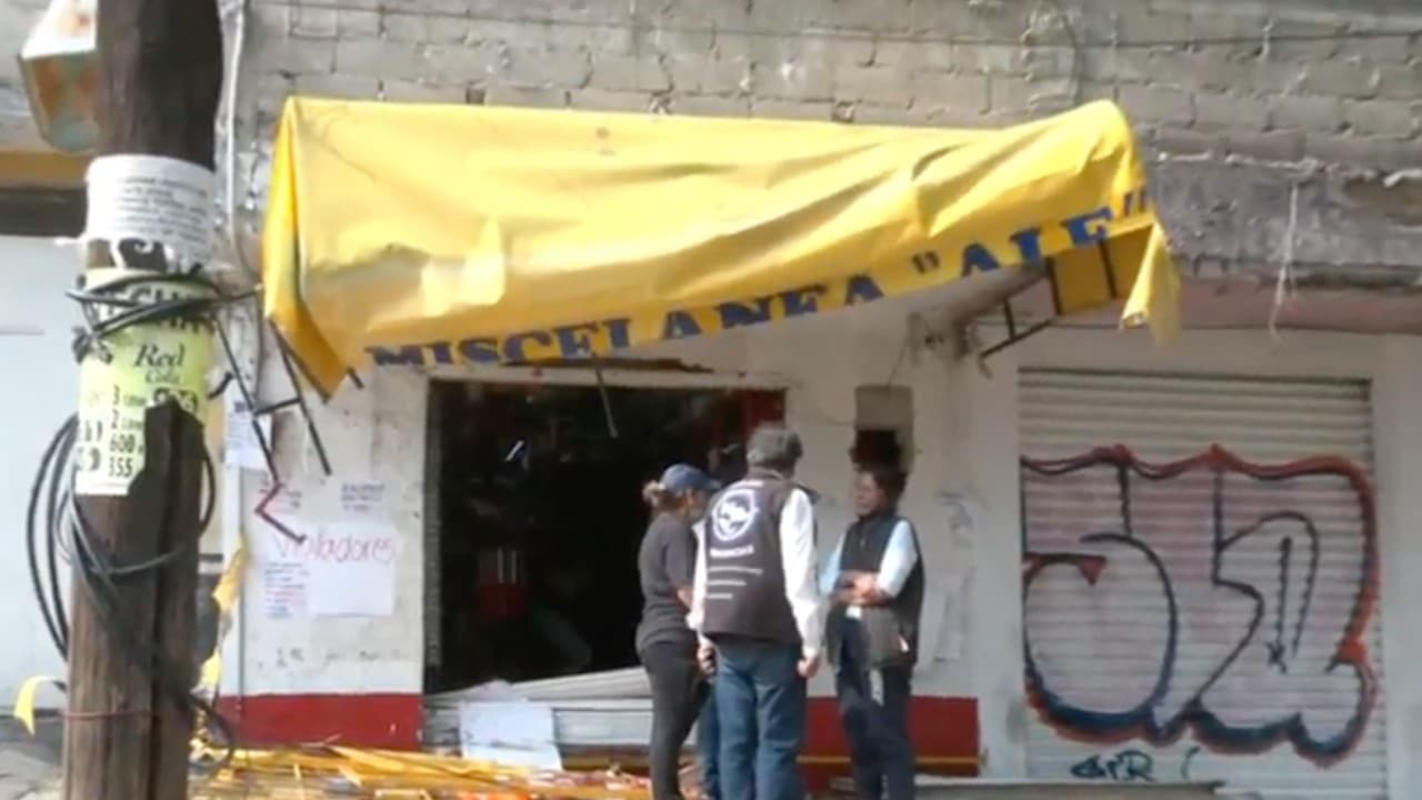 Destrozos en tienda cerca del CCH Naucalpan (FOROtv)