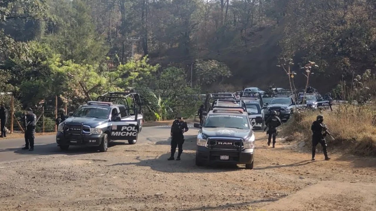 Enfrentamiento en Arroyo Colorado, en Uruapan, deja un muerto y dos detenidos.