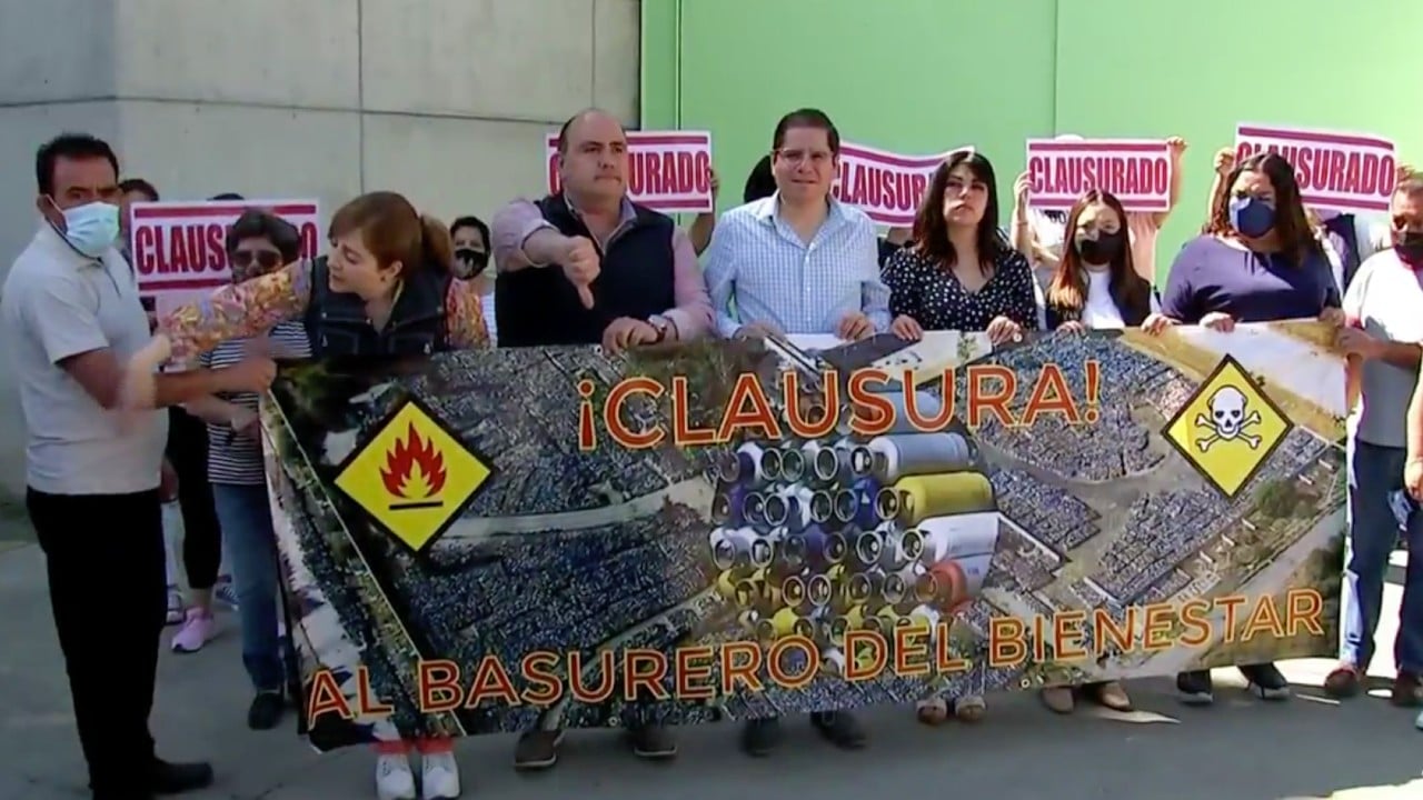 Protestan por tanques de Gas Bienestar en Azcapotzalco; clausuran simbólicamente instalaciones de la exrefinería 18 de Marzo