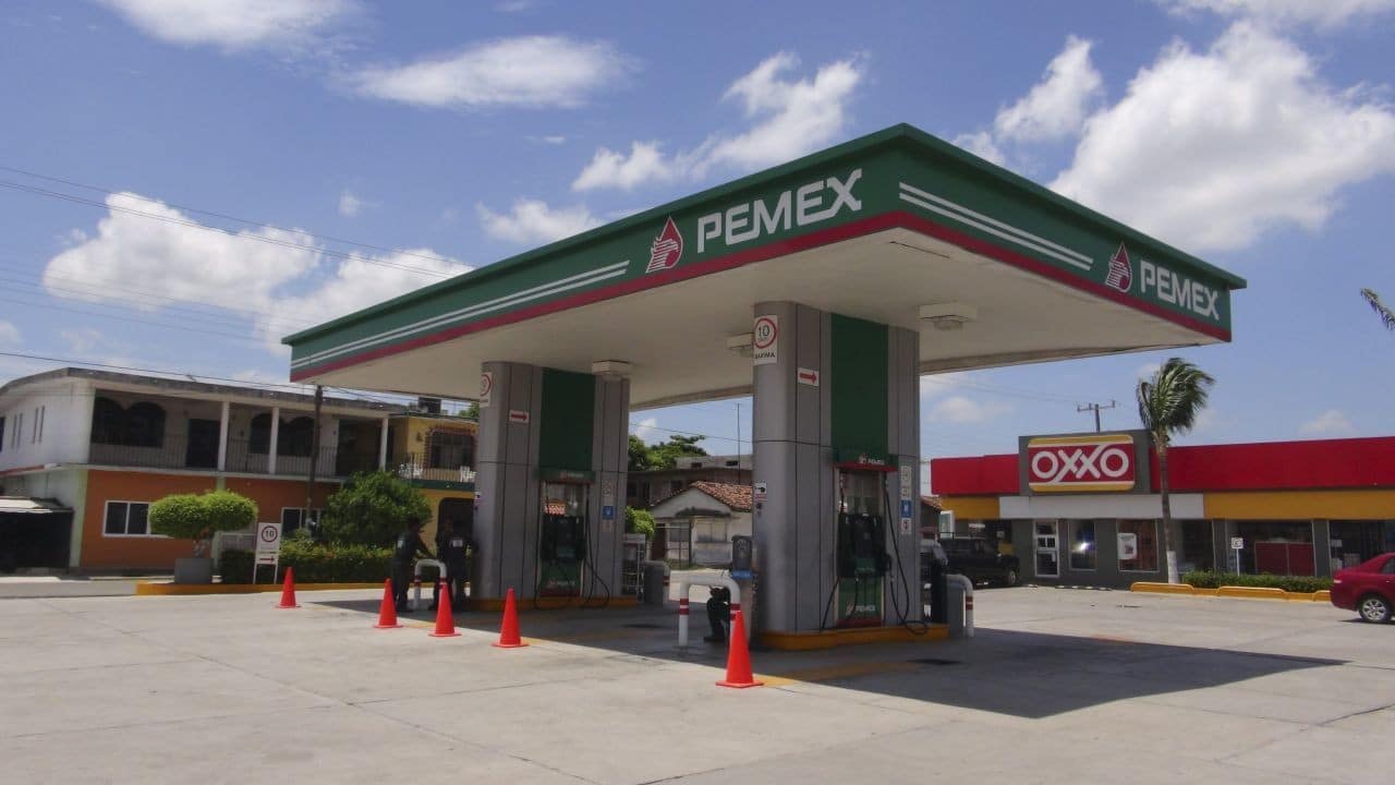 México anuncia que mantendrá estable precio de gasolina en la frontera