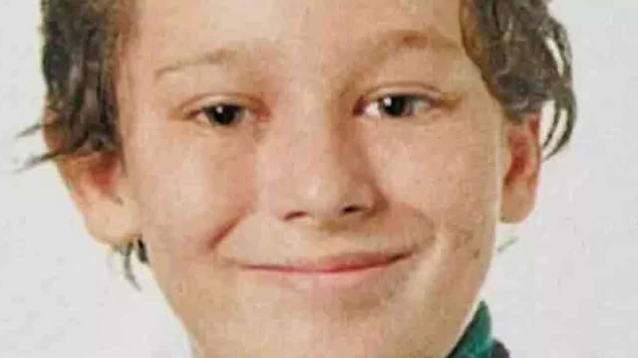 Niño de 12 años murió de repente en la escuela en Inglaterra