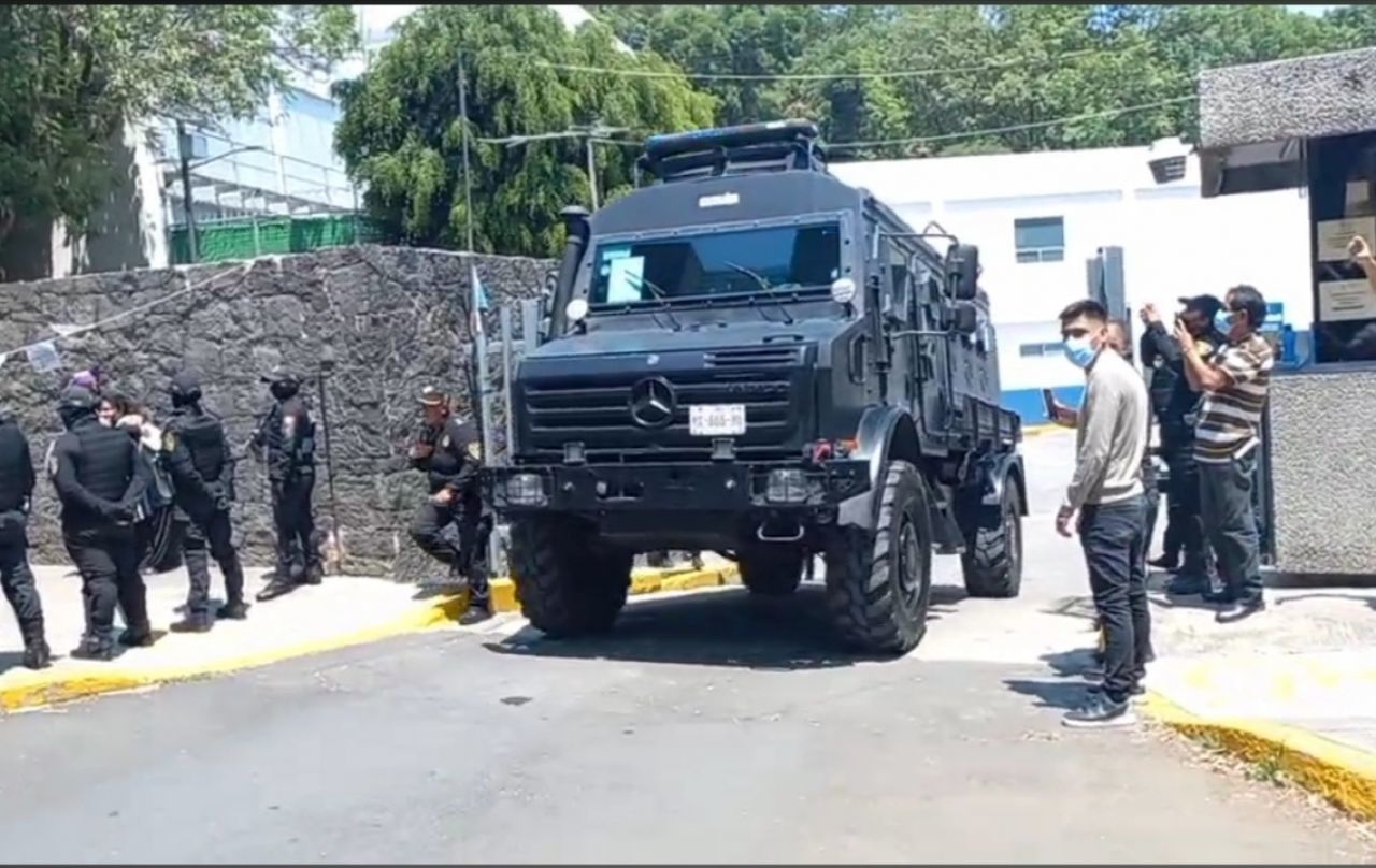 Ingresan a Santa Martha Acatitla a tres detenidas durante desalojo de edificio de la CNDH