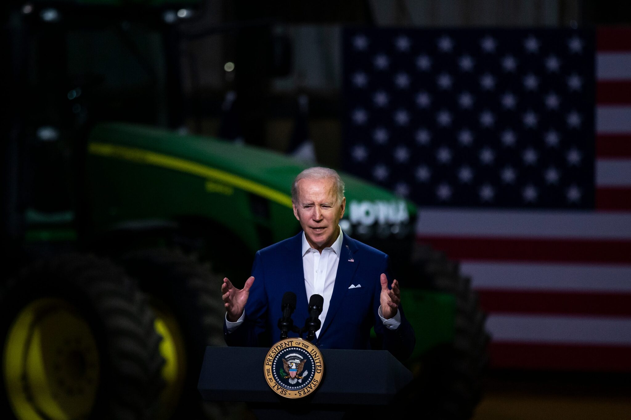 El presidente Joe Biden, 12 de abril de 2022, en la zona rural de Menlo, Iowa (Reuters)