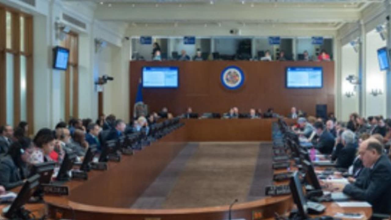 OEA aprueba suspender a Rusia como observador permanente