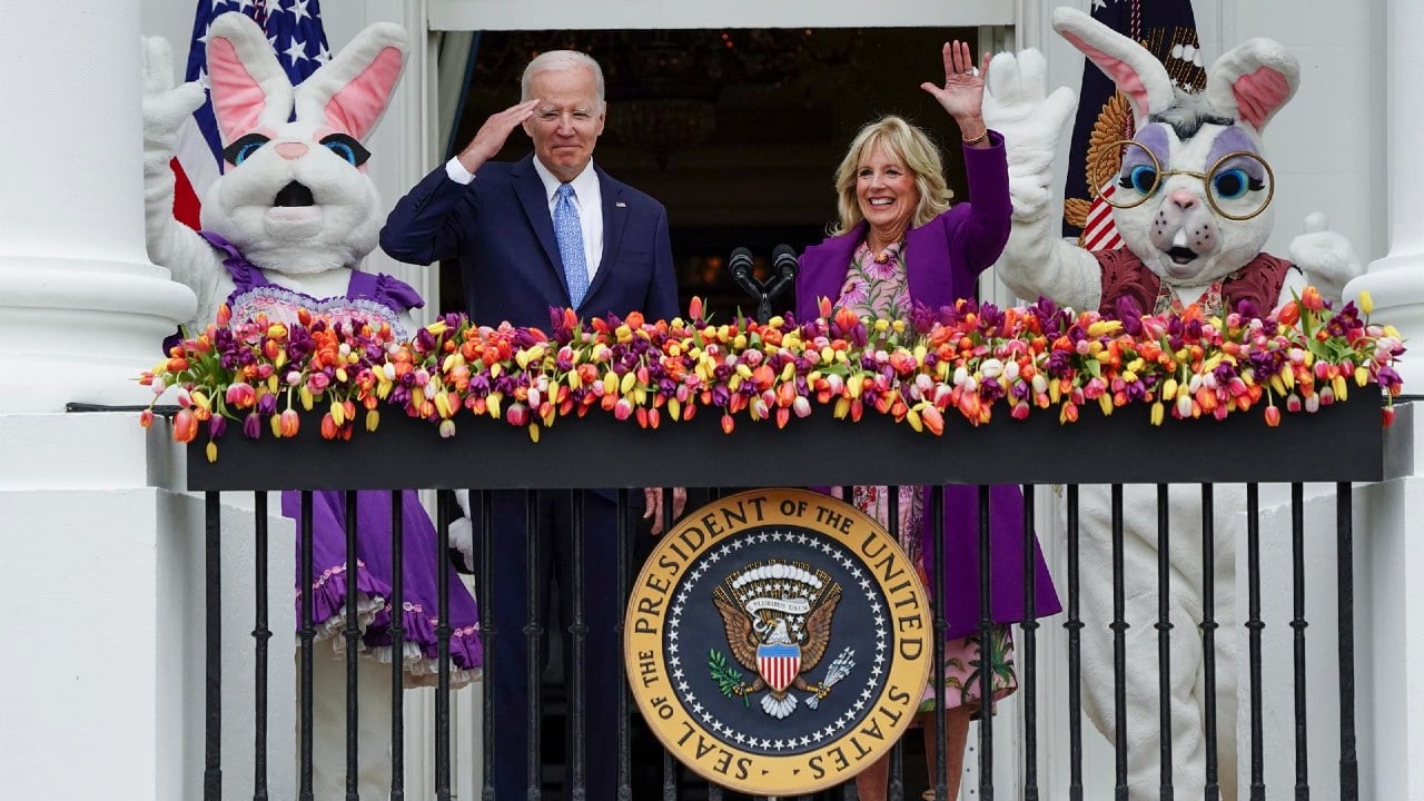Los Biden celebran el Lunes de Pascua en los jardínes de la Casa Blanca