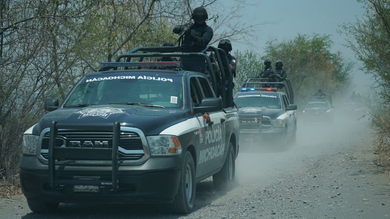Fotografía que muestra a elementos de la Policía de Michoacán durante operativo