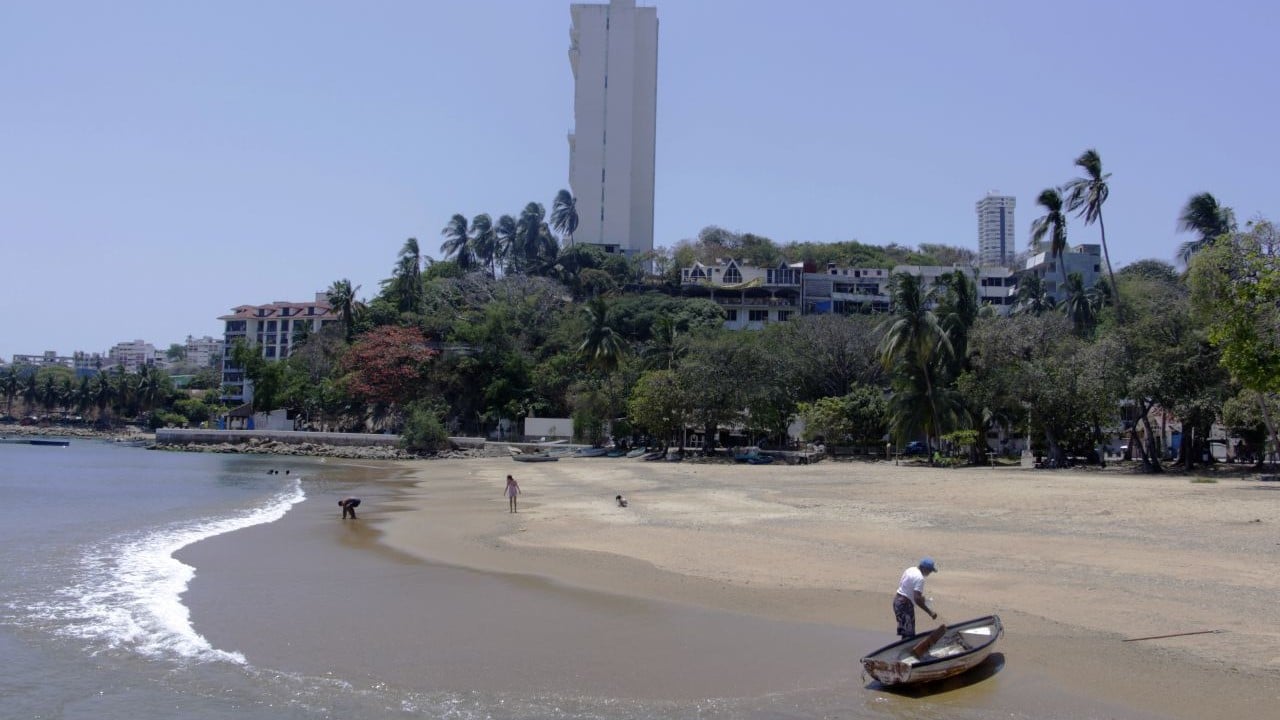 Hasta 103 mil 937 turistas durante Semana Santa en playas de Manzanillo, Colima