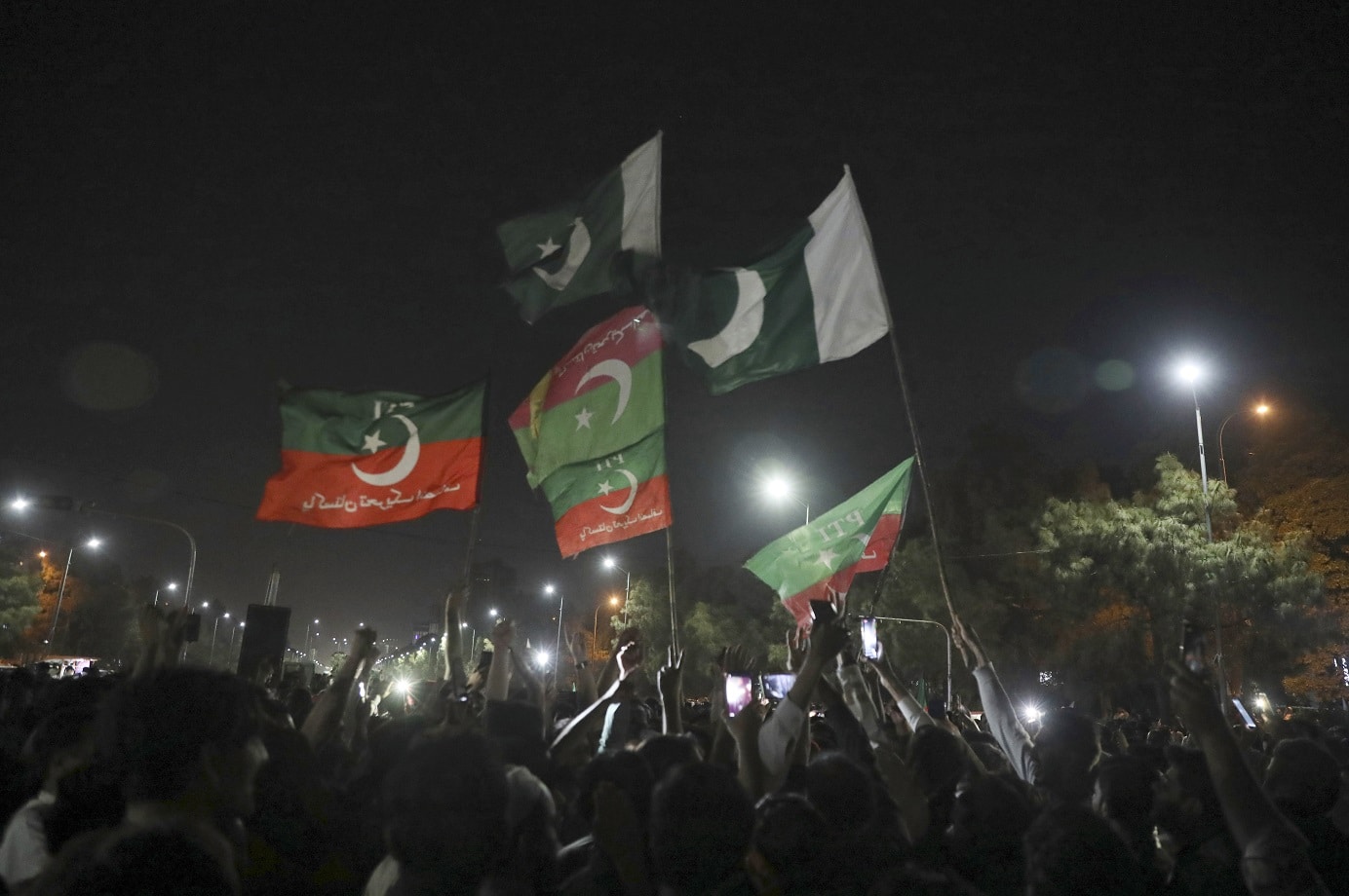 Protestas en Pakistán tras destitución de primer ministro