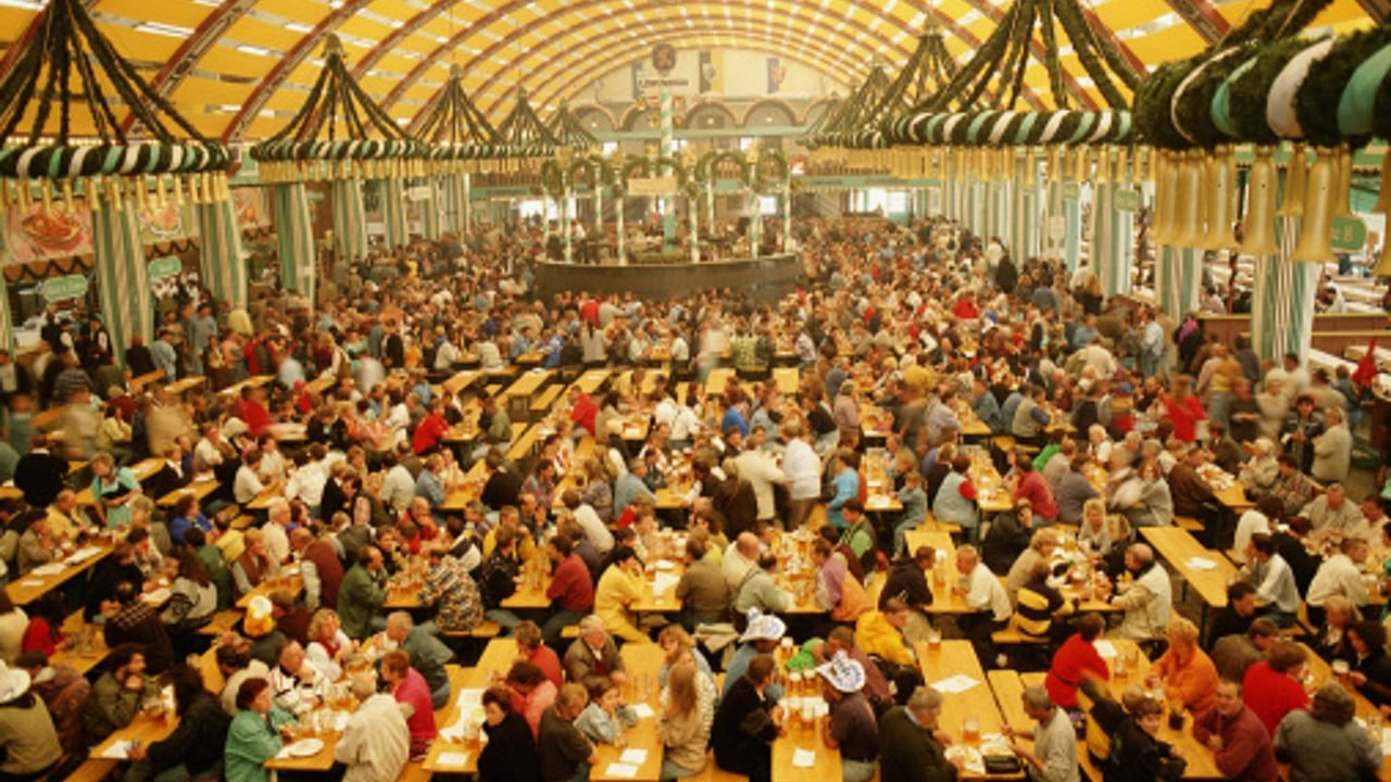 Regresa Oktoberfest a Alemania tras dos años de suspensión por COVID-19.
