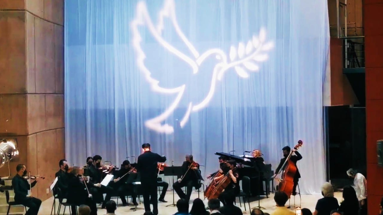 Orquesta de Baja California realiza concierto por la paz entre Rusia y Ucrania, en Tijuana