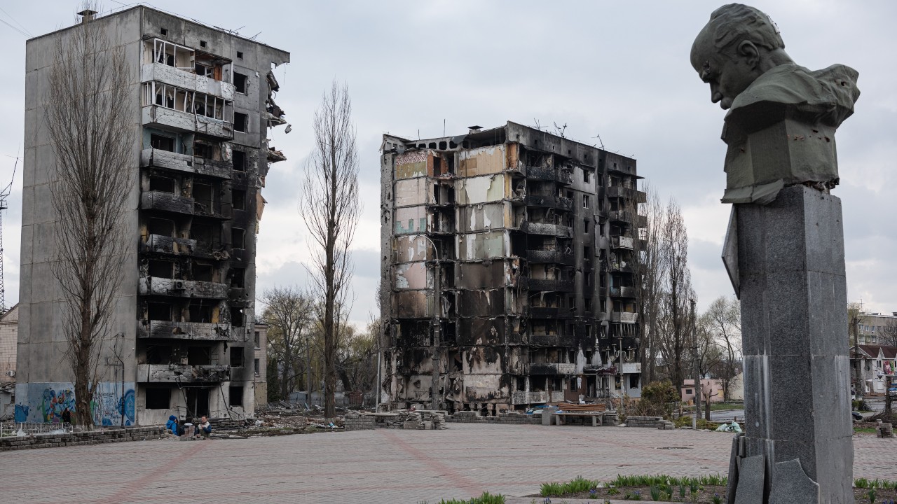 Rusia reanuda ataques a Mariúpol; misiles alcanzan Odesa, reporta Ucrania