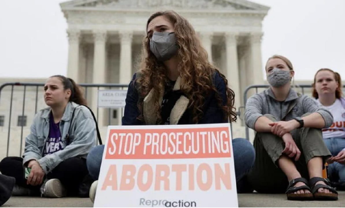 Fracasa proyecto demócrata para proteger derecho al aborto