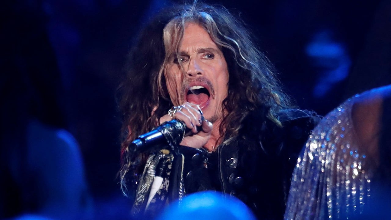 Aerosmith cancela otra parte de su gira por recaída en drogas de Steven Tyler.