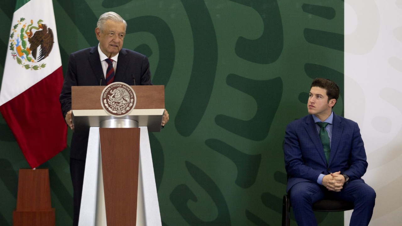 El presidente Andrés Manuel López Obrador (AMLO) realizó su conferencia mañanera en el estado de Nuevo León, acompañado del gobernador Samuel García.