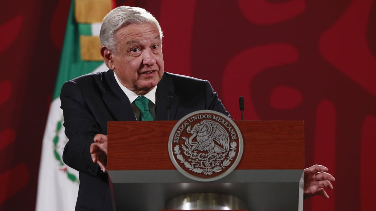 El presidente Andrés Manuel López Obrador (AMLO) durante su conferencia mañanera desde Palacio Nacional