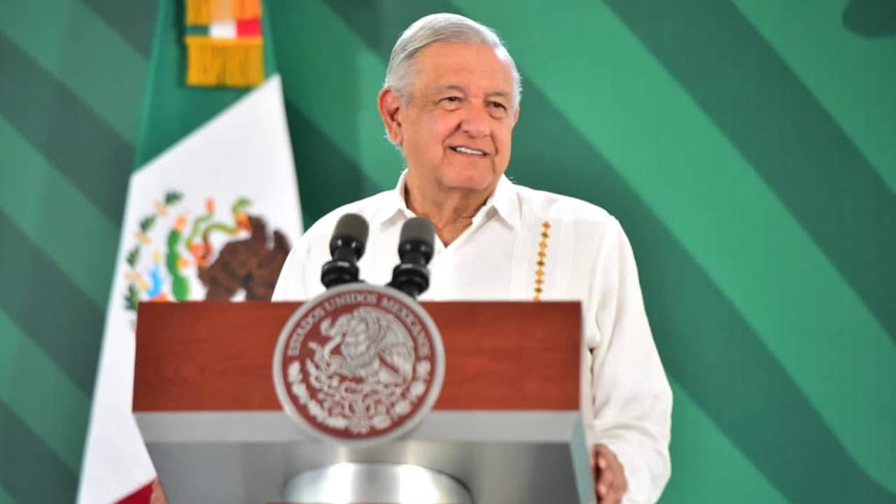 El presidente, Andrés Manuel López Obrador, en su conferencia mañanera desde Sinaloa.