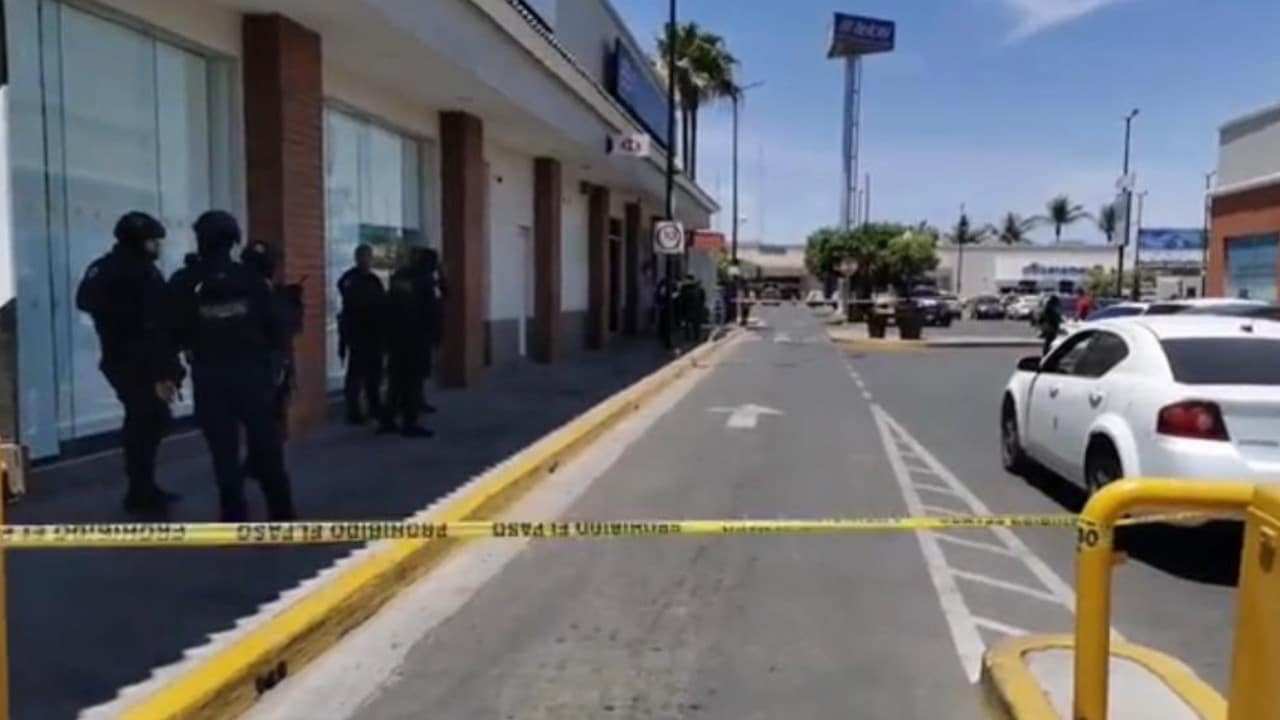 Autoridades resguardan zona de balacera en Culiacán (Twitter: @adiscusion)