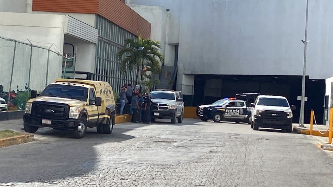 Robo a camioneta de valores en Cancún, Quintana Roo (Twitter: @Newsquintanaroo)
