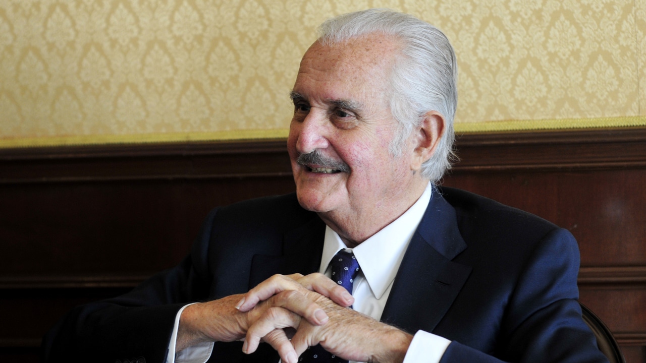 Fotografía de archivo fechada el 12 de marzo de 2012, que muestra al escritor mexicano Carlos Fuentes
