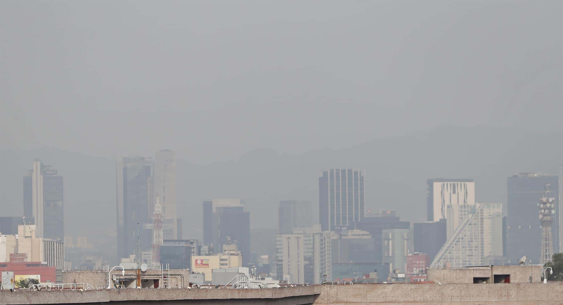 Ciudad de México con contaminación atmosférica (EFE)