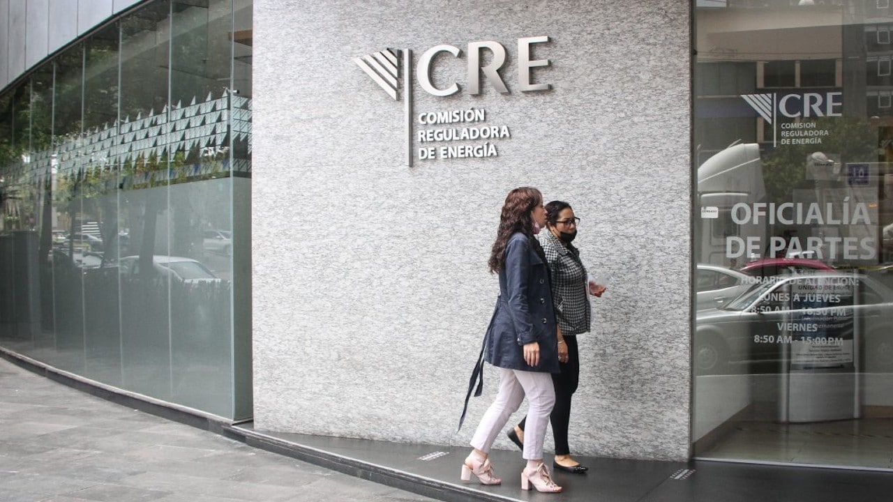 CRE impone multa de 9,145 mdp a Iberdrola por vender electricidad del autoabasto