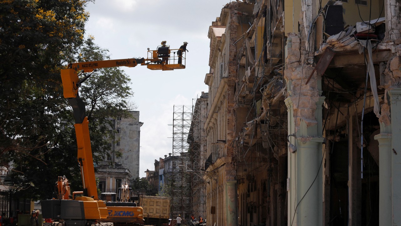Cuba concluye búsqueda de víctimas tras explosión en el hotel Saratoga.