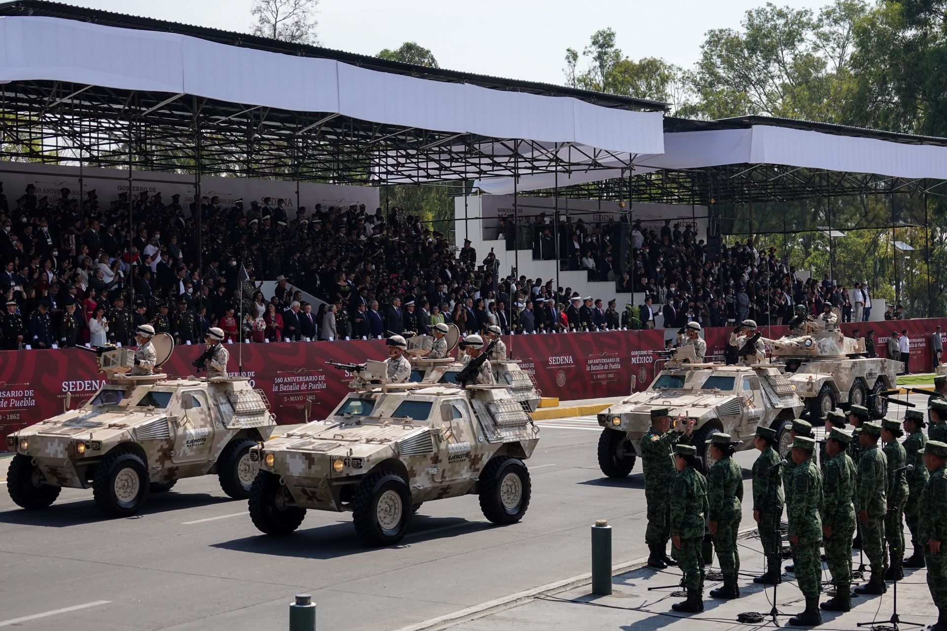 El presidente López Obrador presenció un desfile e cívico-militar (Cuartoscuro)