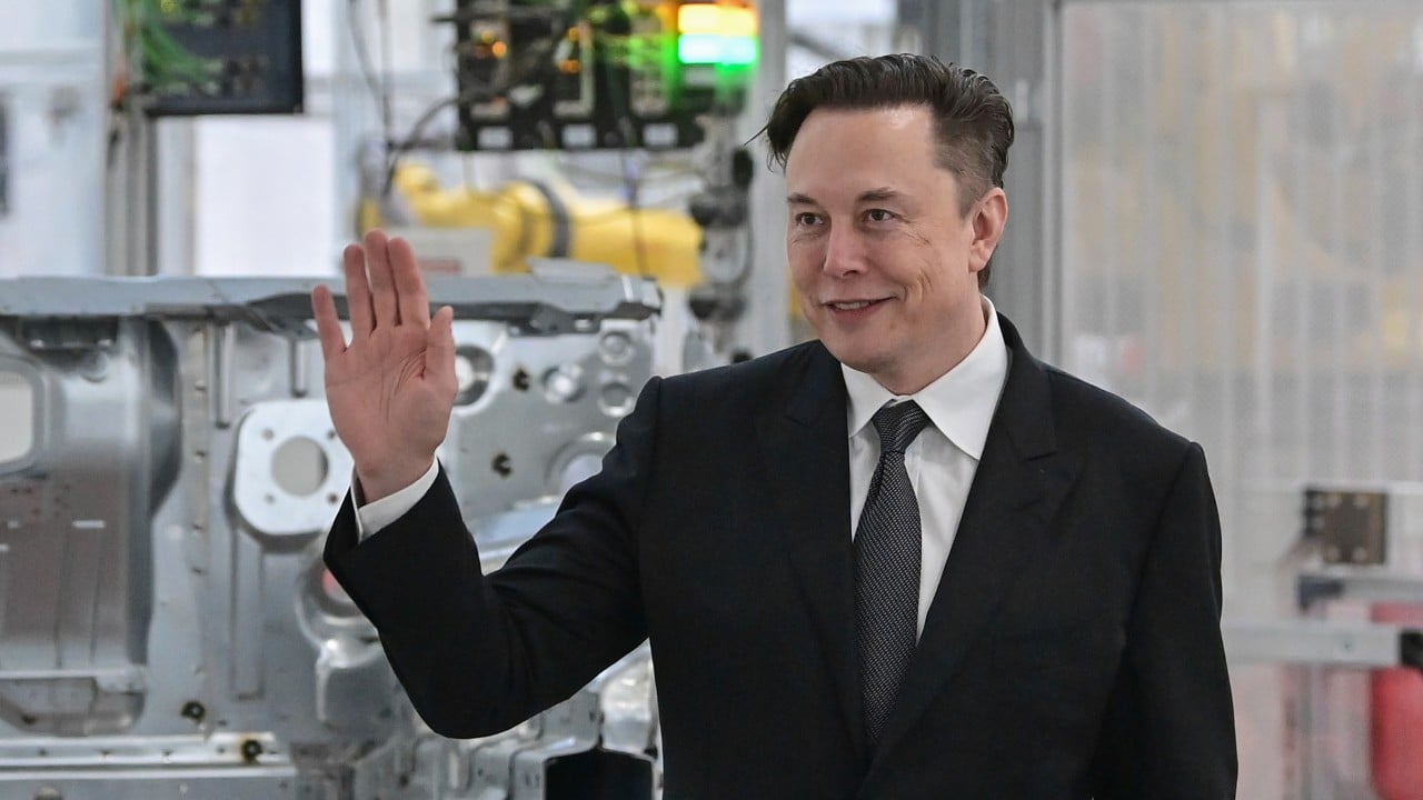 Elon Musk deja en suspenso la compra de Twitter
