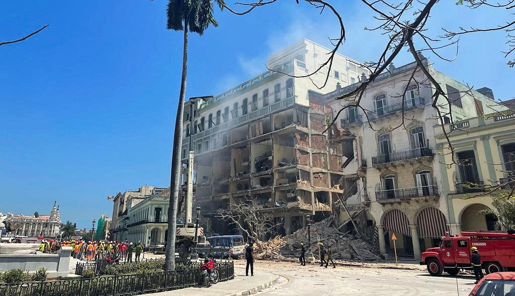 explosion en hotel , reuters