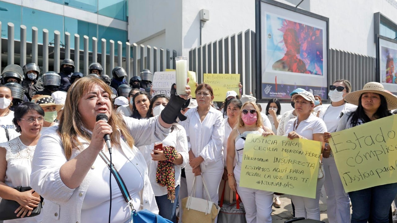Feministas exigen justicia por asesinato de activista en Puebla.