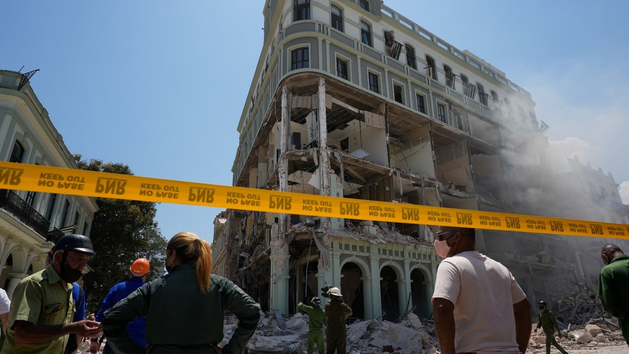 Fuga de gas habría provocado explosión en un céntrico hotel de La Habana